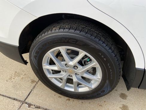 Used 2023 Chevrolet Equinox LS AWD/4WD image 31