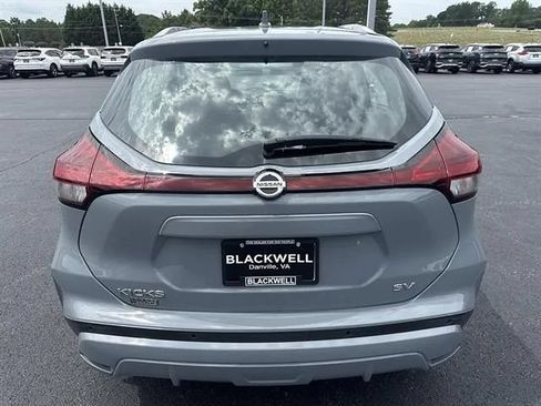 Used 2021 Nissan Kicks SV FWD image 5