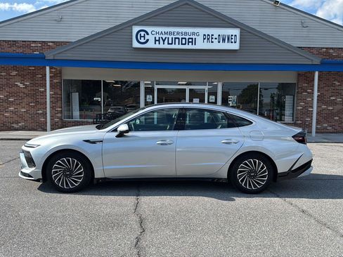 Certified 2025 Hyundai Sonata Limited FWD image 8