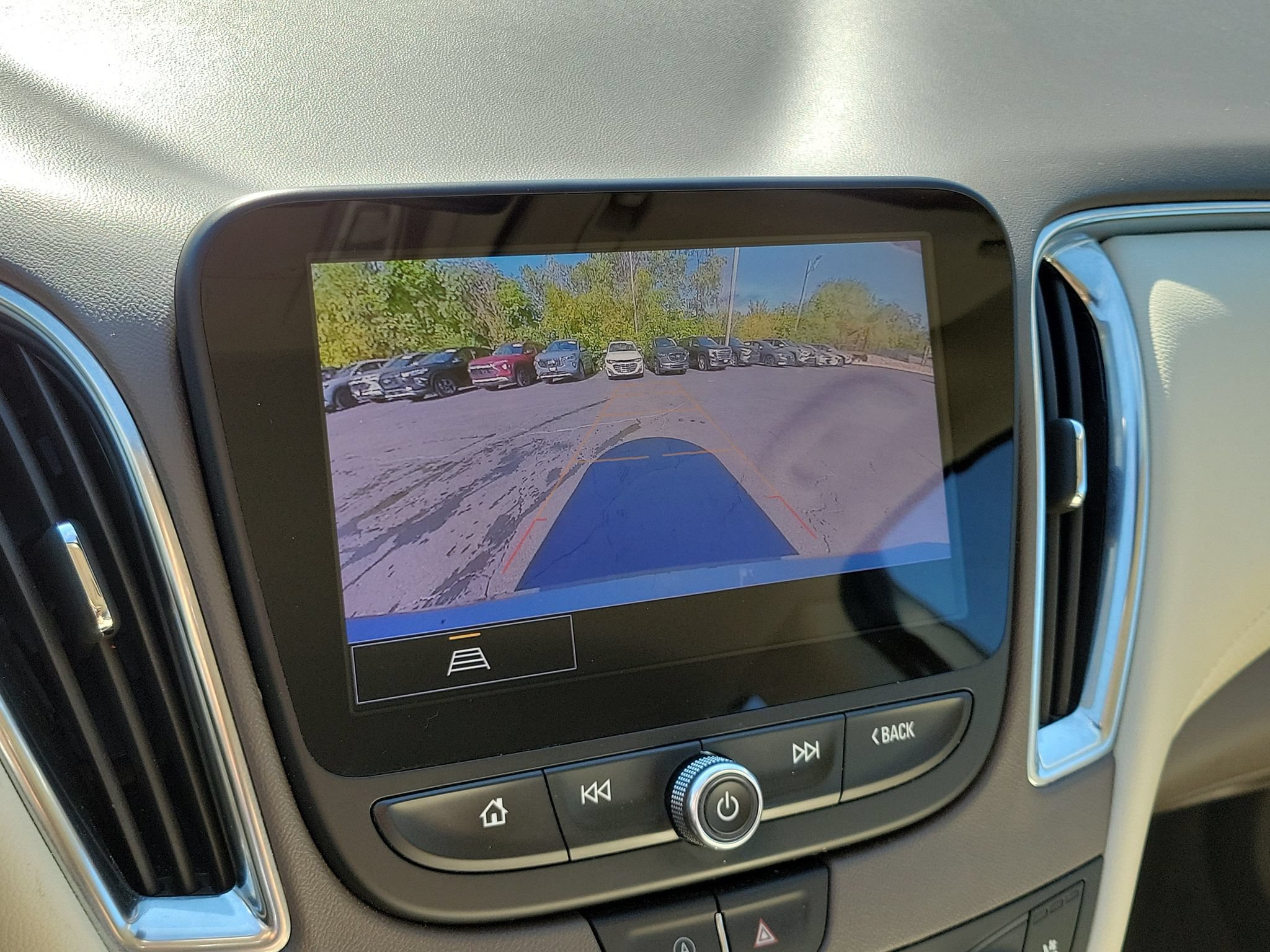 Used 2024 Chevrolet Malibu LT FWD image 18