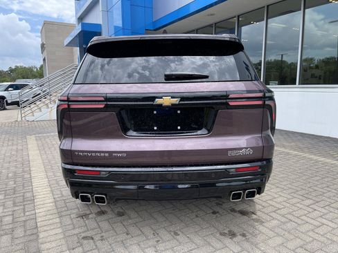 Used 2025 Chevrolet Traverse High Country w/ LPO, Floor Liner Package AWD/4WD image 3