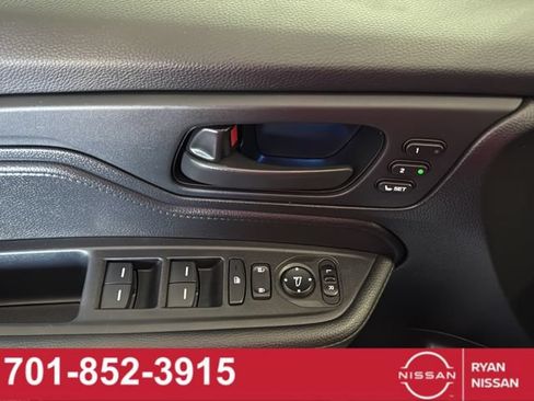 Used 2025 Honda Odyssey EX-L image 21