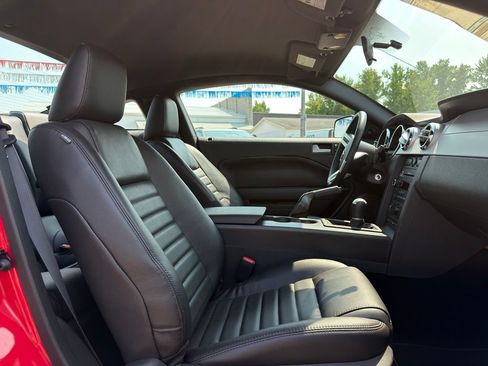 Used 2008 Ford Mustang GT RWD image 5