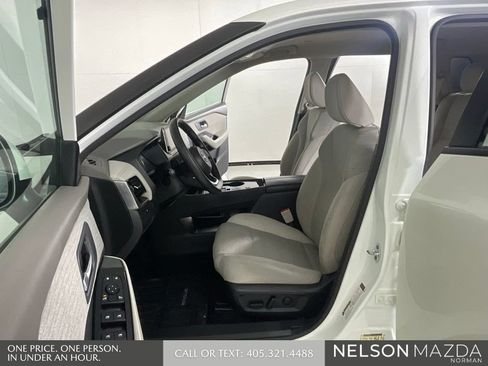 Used 2022 Nissan Rogue SV FWD image 11