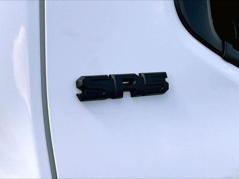 Used 2025 Toyota Tacoma SR5 AWD/4WD image 9
