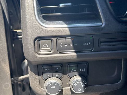 Used 2021 Chevrolet Suburban RST w/ Rear Media and Nav Package AWD/4WD image 12