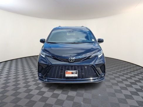 New 2026 Toyota Sienna Platinum AWD/4WD image 2