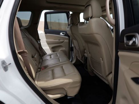 Used 2017 Jeep Grand Cherokee Limited w/ Luxury Group II image 27