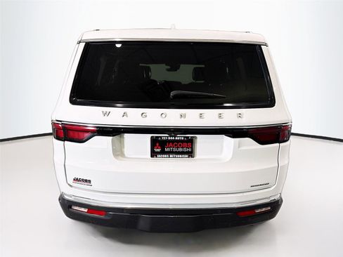 Used 2022 Jeep Wagoneer Series III w/ Convenience Group I AWD/4WD image 28