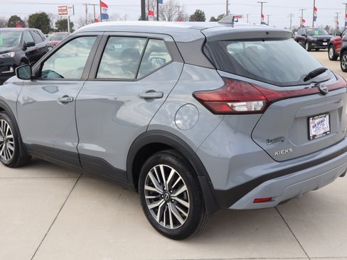 Used 2023 Nissan Kicks SV image 7
