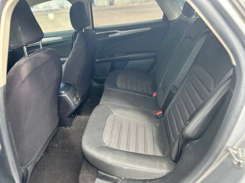 Used 2020 Ford Fusion SE FWD image 13