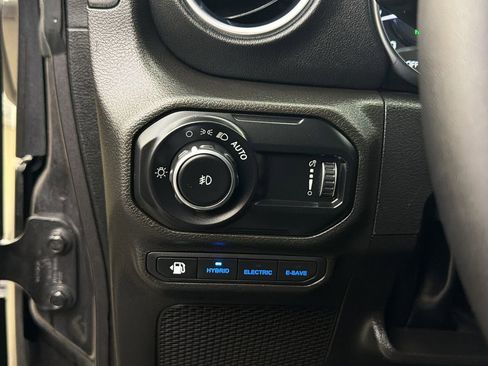 Used 2023 Jeep Wrangler Unlimited Sahara w/ Cold Weather Group image 24