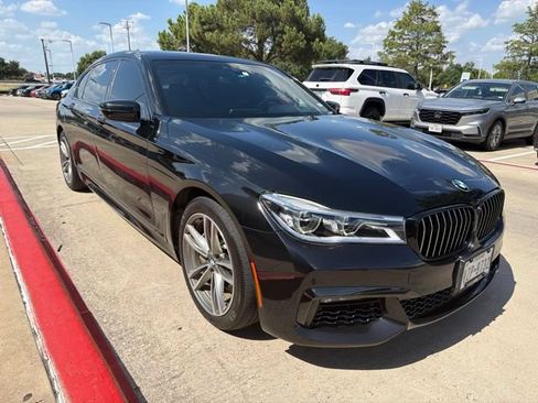 Used 2018 BMW 750i xDrive AWD/4WD image 3