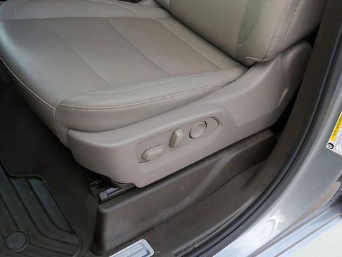 Used 2025 Chevrolet Silverado 3500 LTZ image 11