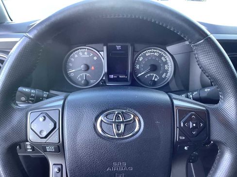 Used 2016 Toyota Tacoma TRD Off-Road image 16