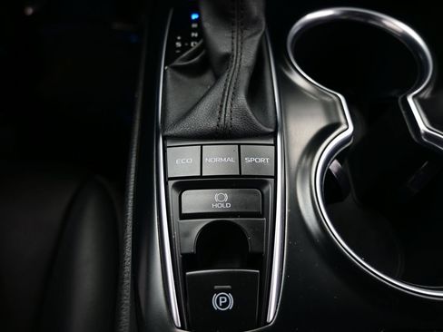Used 2020 Toyota Camry XSE FWD image 23