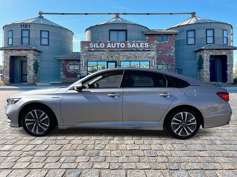 Used 2019 Honda Accord EX image 2