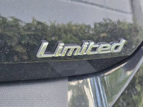 Certified 2023 Hyundai Elantra Limited image 9