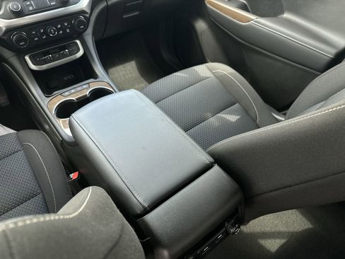 Certified 2023 GMC Acadia SLE w/ Driver Convenience Package AWD/4WD image 20