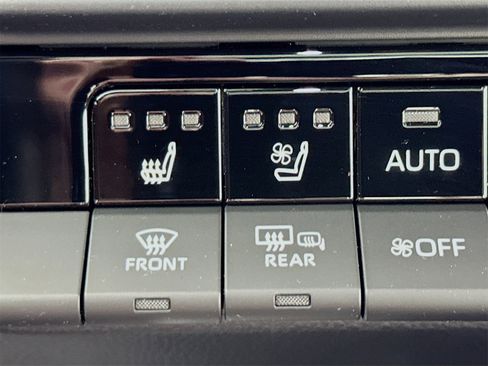 Certified 2025 Toyota Crown Signia Limited w/ Advanced Technology Package image 21