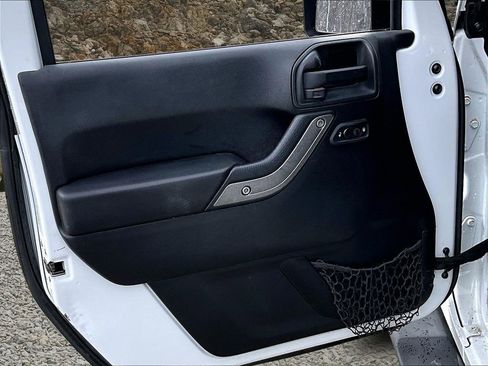 Used 2015 Jeep Wrangler Unlimited Sport w/ Quick Order Package 23S image 19