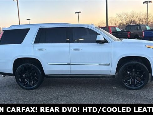 Used 2017 Cadillac Escalade Premium Luxury image 28