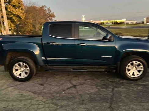 Used 2020 Chevrolet Colorado LT w/ LT Convenience Package image 2