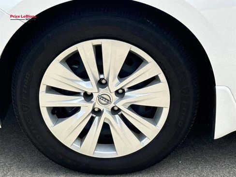 Used 2025 Nissan Sentra S FWD image 4