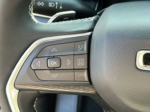 New 2025 Jeep Grand Cherokee L Laredo AWD/4WD image 14