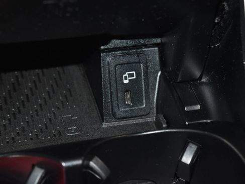 Used 2021 Mercedes-Benz GLC 300 4MATIC image 17