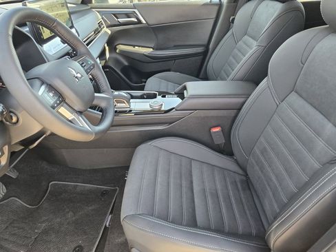 New 2026 Mitsubishi Outlander SE FWD image 10
