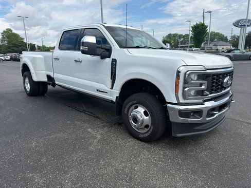 Used 2023 Ford F350 Lariat w/ Lariat Ultimate Package AWD/4WD image 4