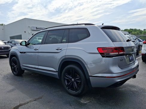 Certified 2023 Volkswagen Atlas SEL R-Line AWD/4WD image 4