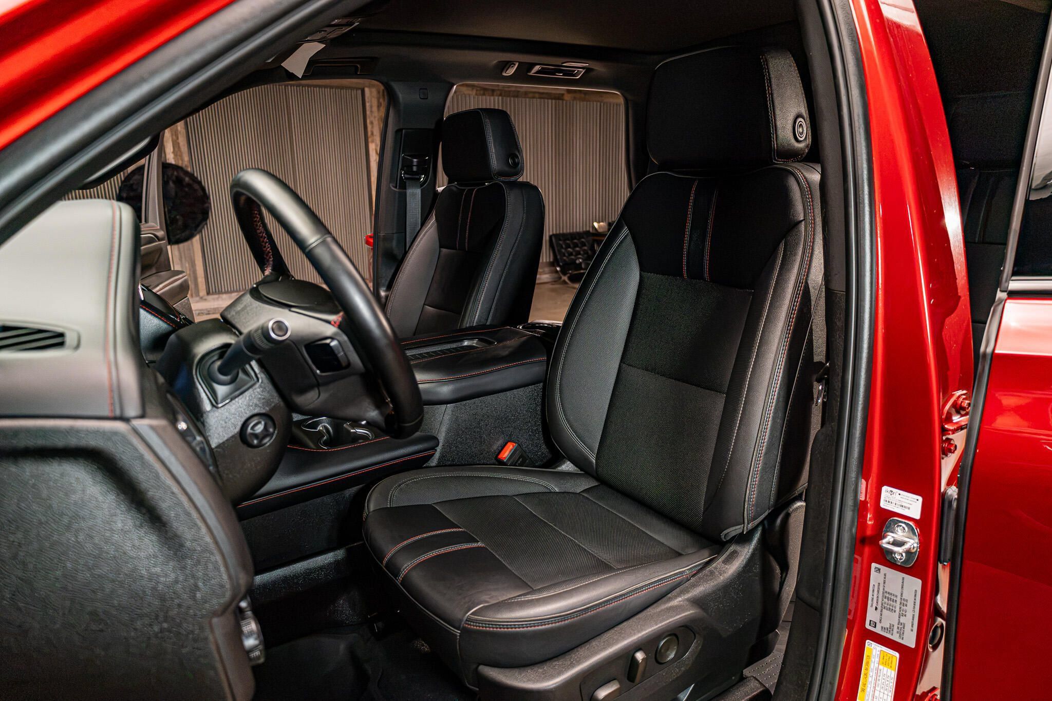 Used 2024 Chevrolet Tahoe RST w/ Luxury Package AWD/4WD image 21