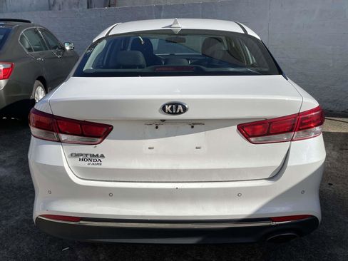 Used 2018 Kia Optima LX w/ 17" Alloy Wheels Package image 4