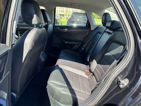 Used 2024 Volkswagen Jetta SE FWD image 19