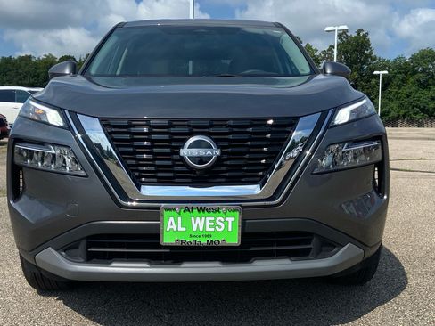 Used 2023 Nissan Rogue SV FWD image 8