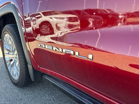 Used 2022 GMC Sierra 1500 Denali w/ Denali Premium Package AWD/4WD image 13