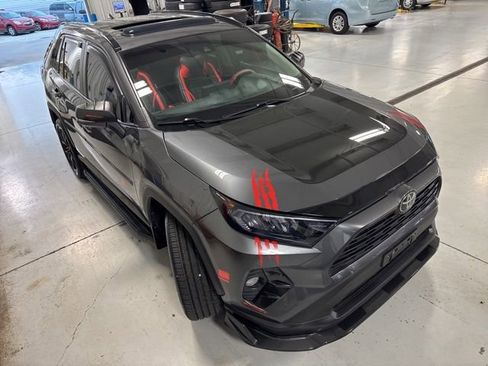 Used 2021 Toyota RAV4 XLE w/ Convenience Package AWD/4WD image 32