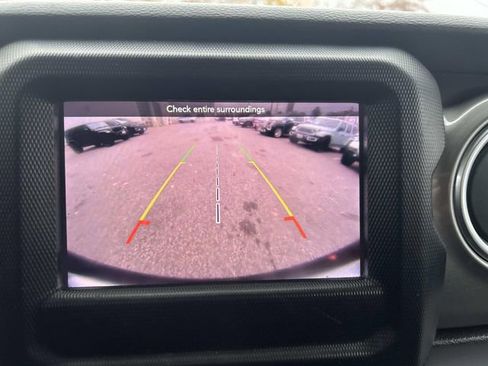 Used 2018 Jeep Wrangler Unlimited Sahara image 28