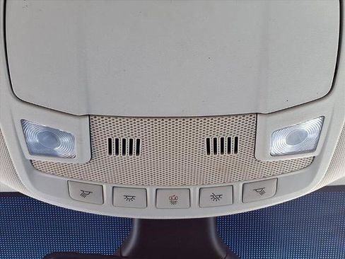 Used 2019 Ford Edge SE image 17