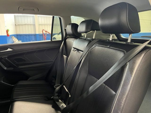Used 2024 Volkswagen Tiguan SE AWD/4WD image 18