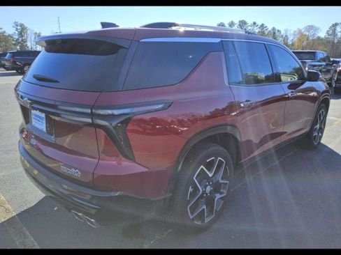 Used 2025 Chevrolet Traverse High Country image 5