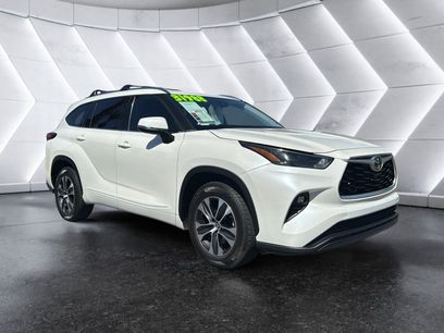 Used 2021 Toyota Highlander XLE