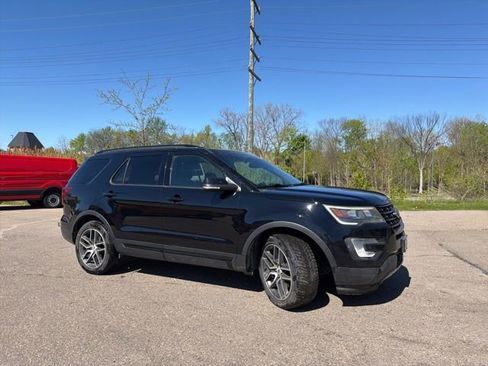 Used 2016 Ford Explorer Sport w/ Equipment Group 401A AWD/4WD image 5