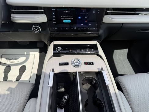 Used 2025 Lincoln Navigator Reserve AWD/4WD image 31
