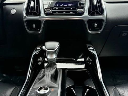 Used 2023 Kia Sorento SX image 29