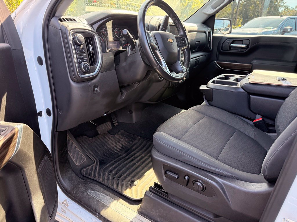 Used 2021 Chevrolet Silverado 1500 LT w/ Z71 Off-Road Package AWD/4WD image 15