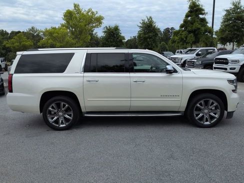 Used 2015 Chevrolet Suburban LTZ RWD image 3