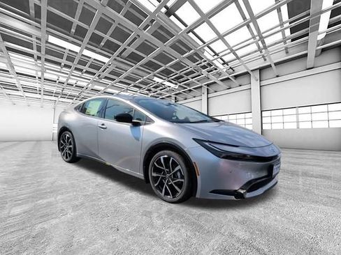 Used 2026 Toyota Prius Plug-In Hybrid FWD image 1